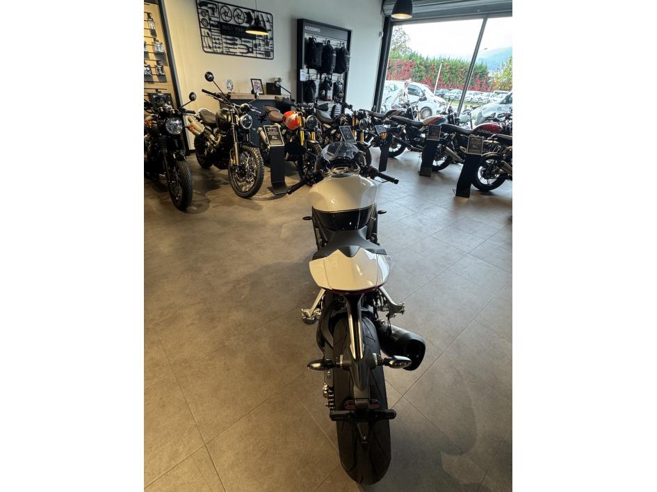 TRIUMPH SPEED TRIPLE 1200 RR - CRYSTAL WHITE