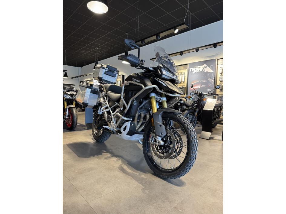 TRIUMPH TIGER 1200 EXPLORER