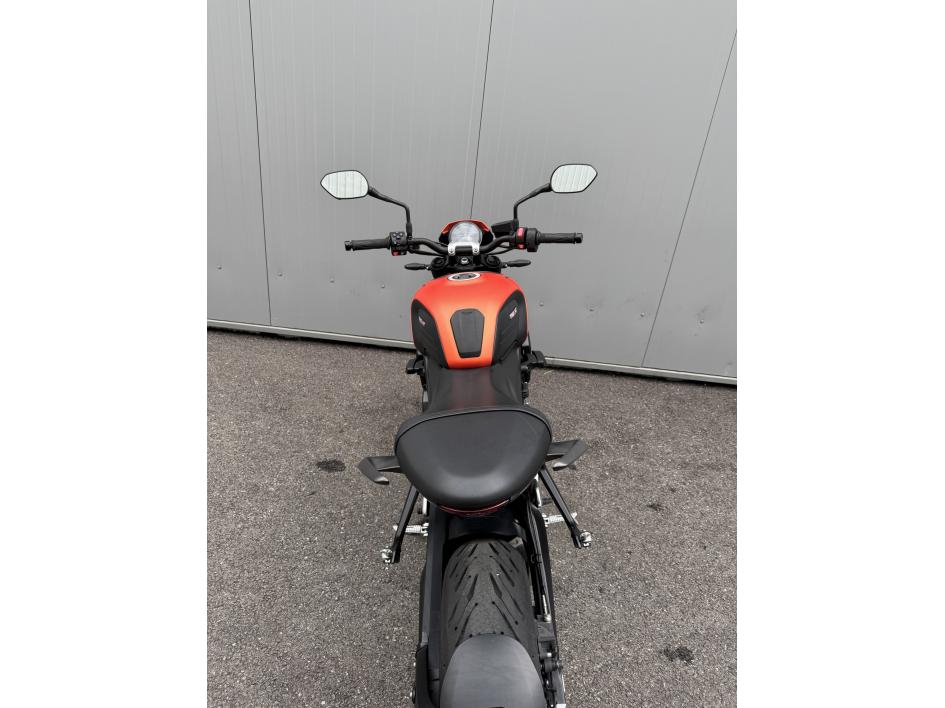 TRIUMPH TRIDENT 660 - Baja orange A2