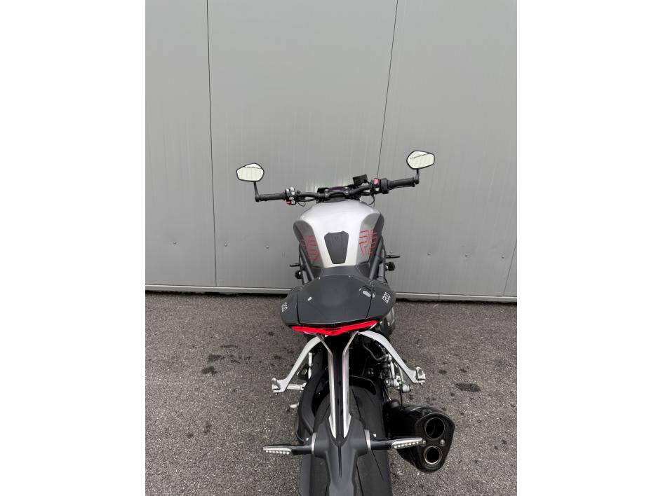 TRIUMPH SPEED TRIPLE 1200 RS