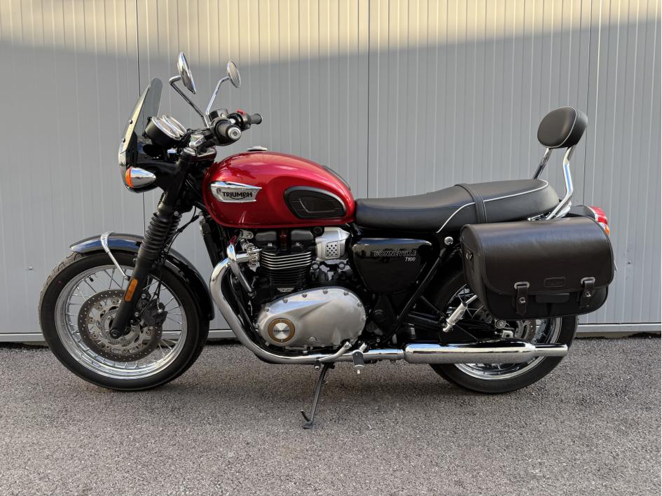 TRIUMPH BONNEVILLE T100 - A2