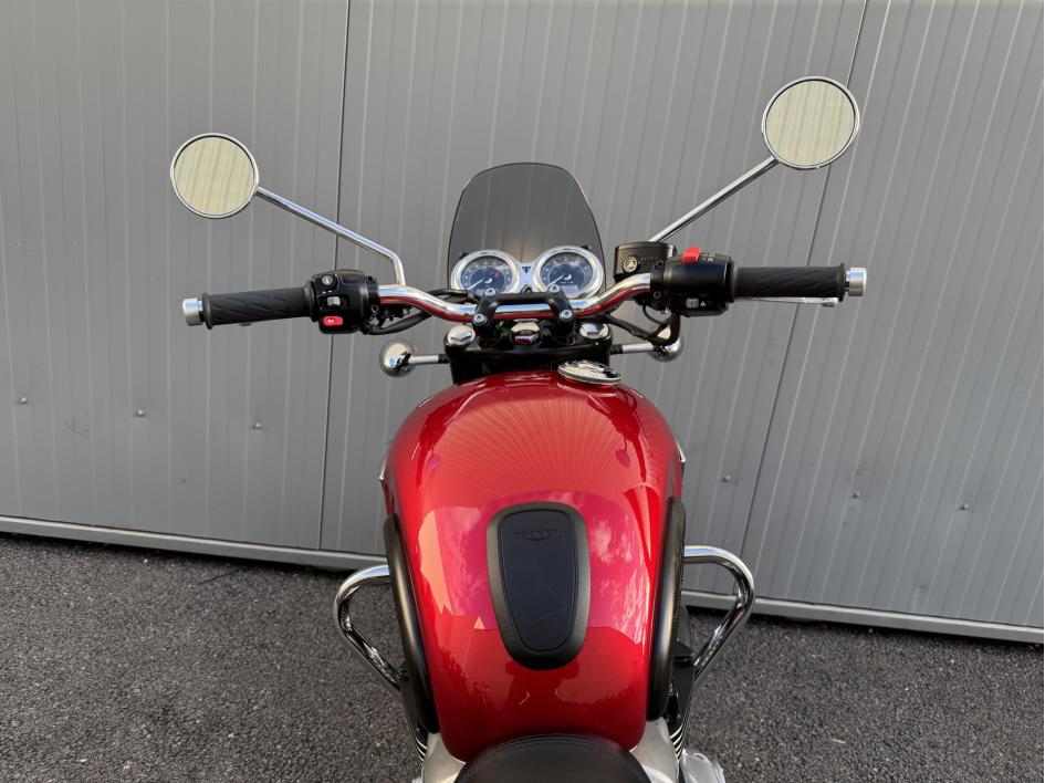 TRIUMPH BONNEVILLE T100 - A2