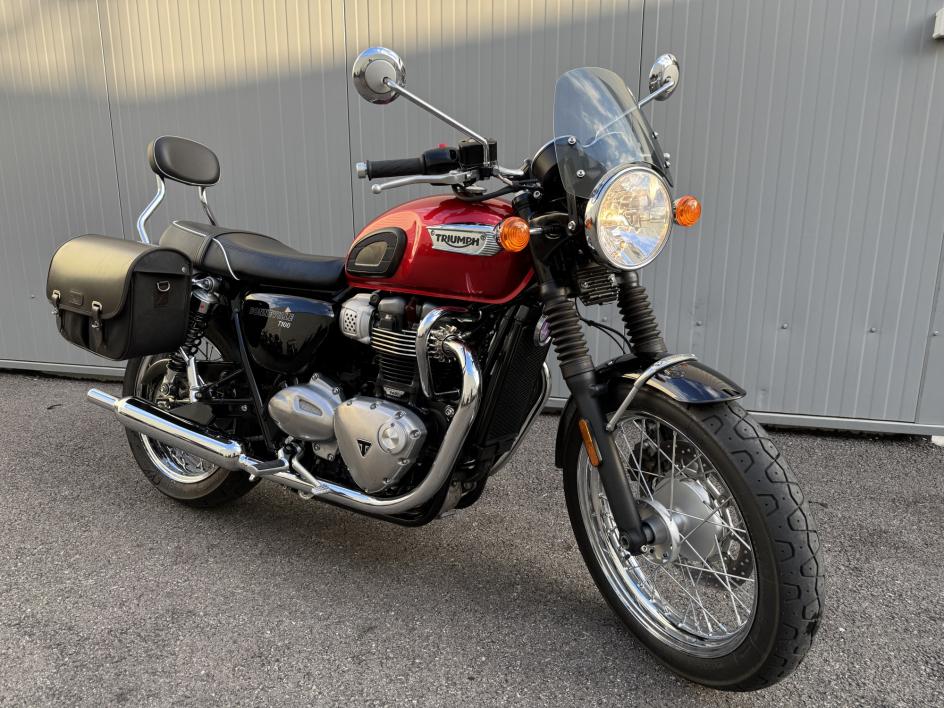 TRIUMPH BONNEVILLE T100 - A2