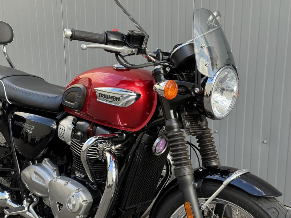 TRIUMPH BONNEVILLE T100 - A2