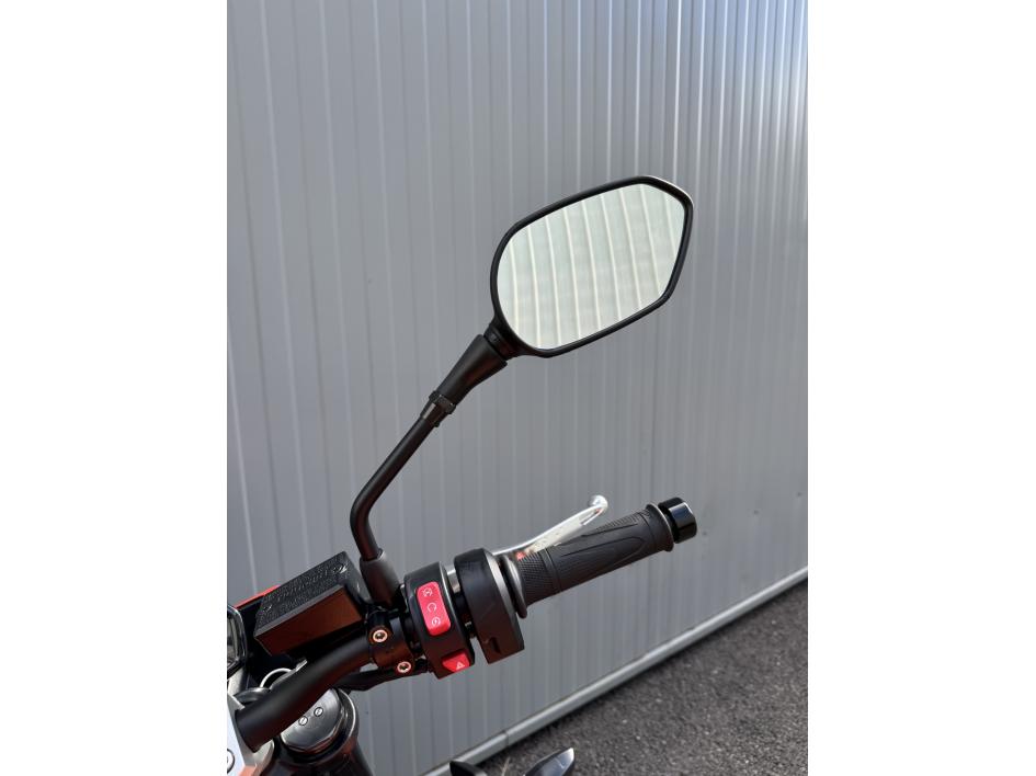 TRIUMPH STREET TRIPLE 765 R  A2