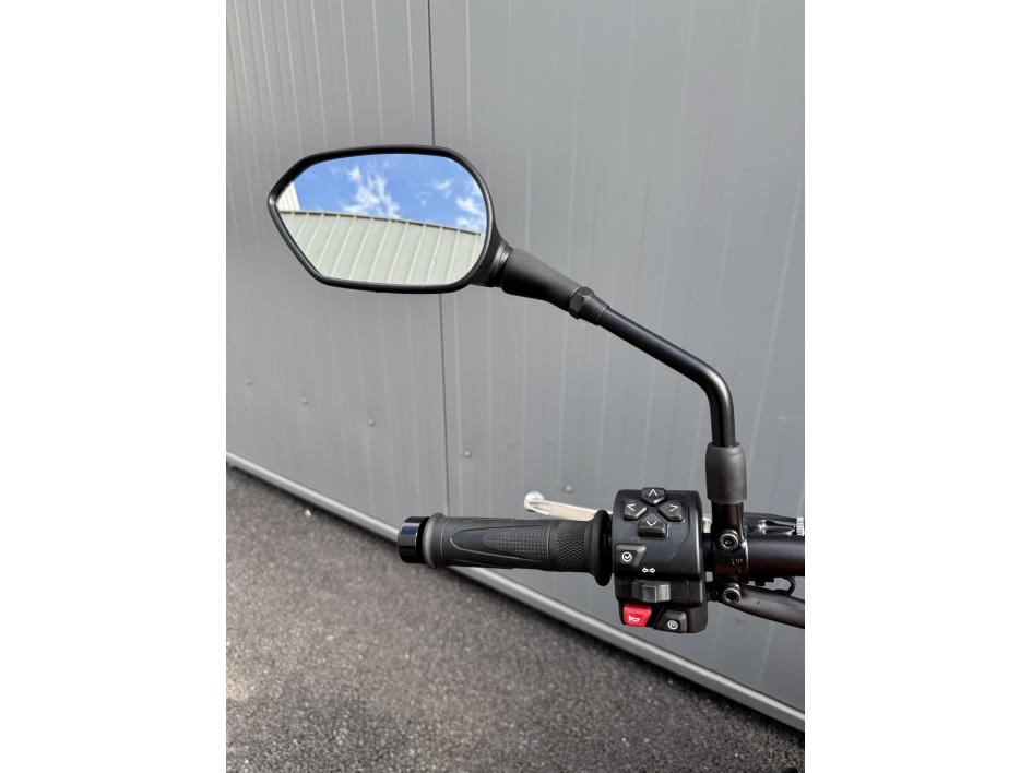 TRIUMPH STREET TRIPLE 765 R  A2