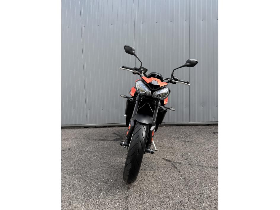 TRIUMPH STREET TRIPLE 765 R  A2