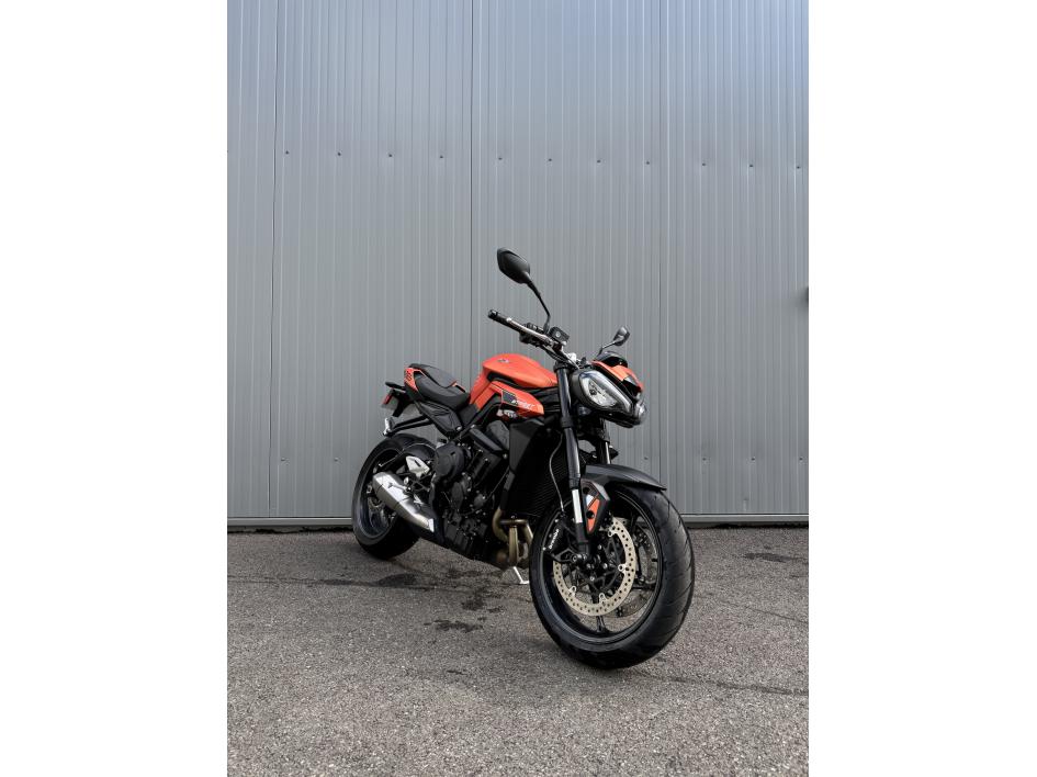 TRIUMPH STREET TRIPLE 765 R  A2