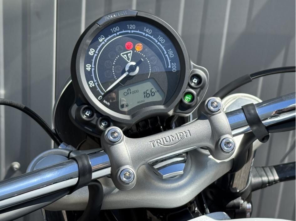 TRIUMPH BONNEVILLE SPEEDMASTER 1200