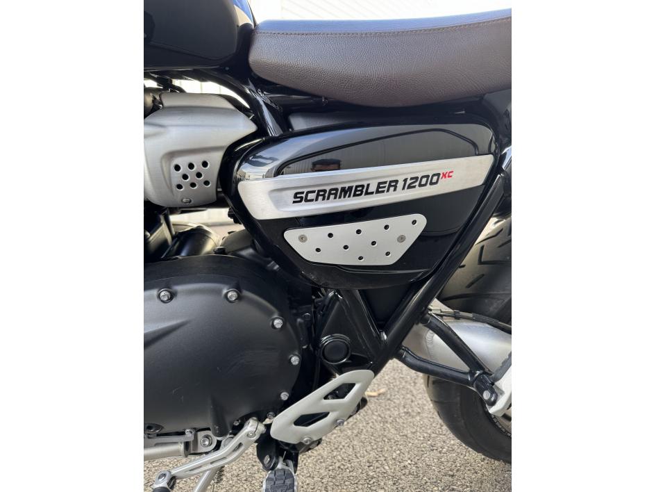TRIUMPH SCRAMBLER 1200 XC - NOIR