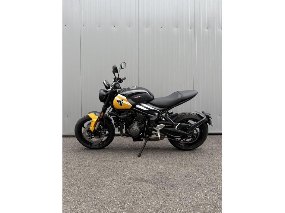 TRIUMPH TRIDENT 660