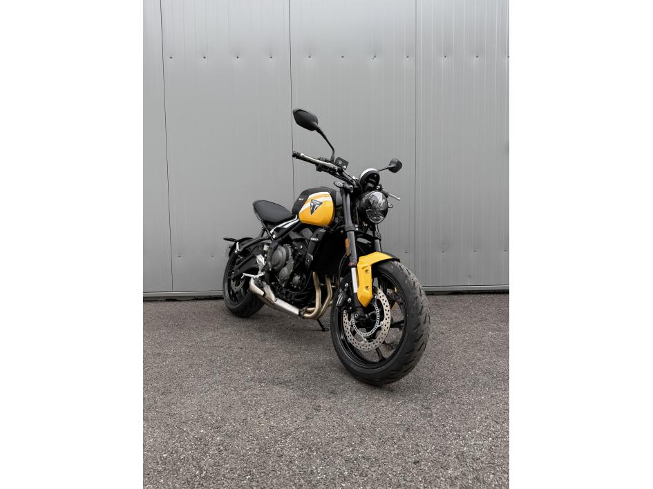 TRIUMPH TRIDENT 660