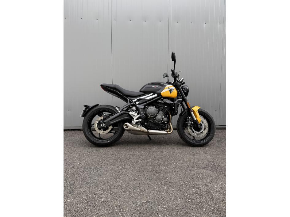 TRIUMPH TRIDENT 660