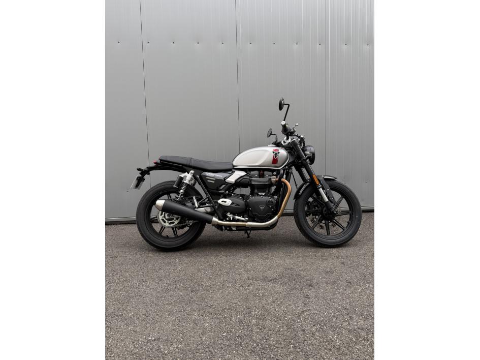 TRIUMPH SPEED TWIN 900