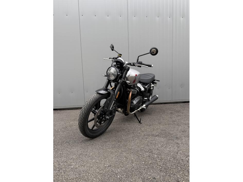 TRIUMPH SPEED TWIN 900