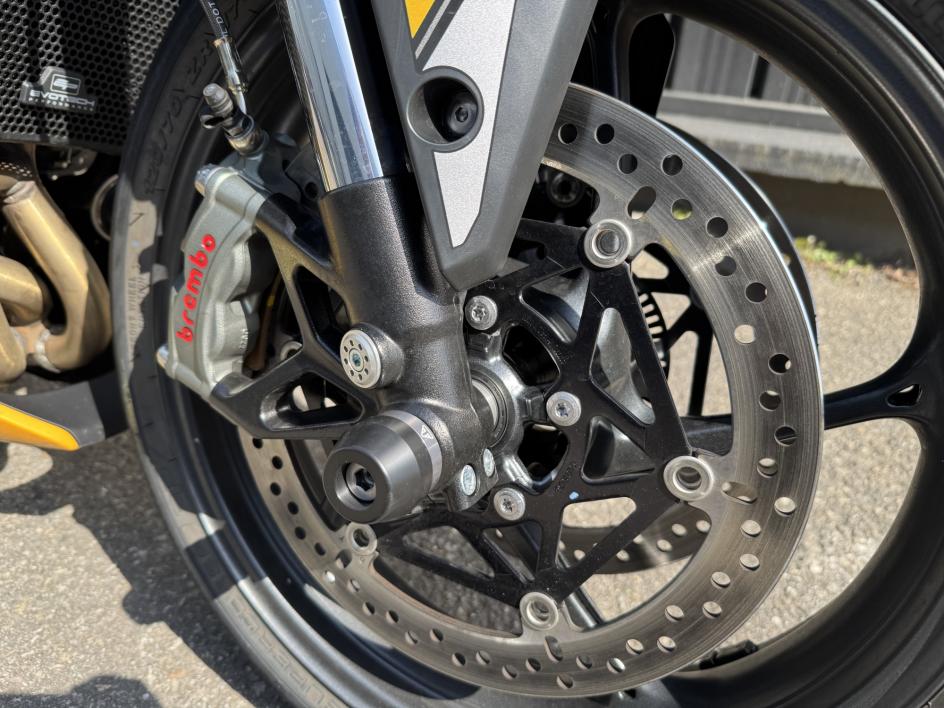 TRIUMPH STREET TRIPLE 765 RS