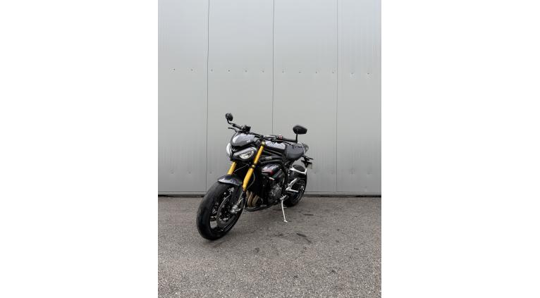 TRIUMPH SPEED TRIPLE 1200 RS